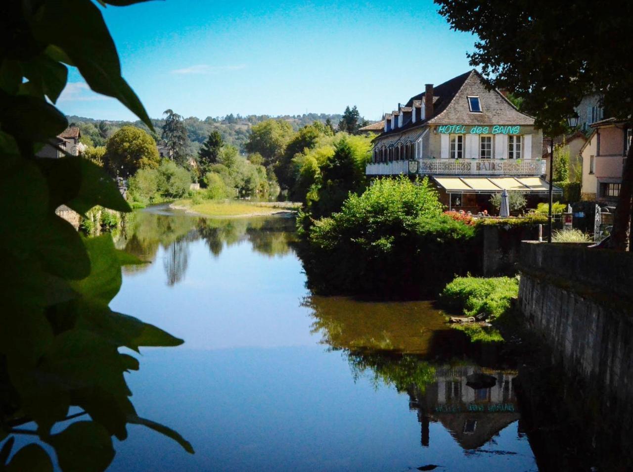 Hotel Des Bains Figeac Exteriör bild